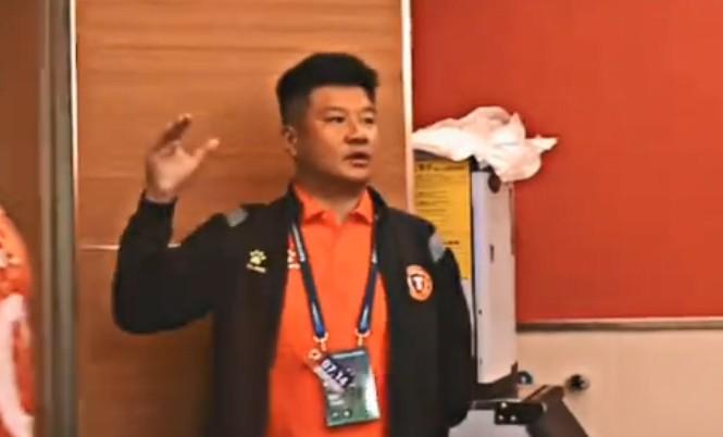 李金羽:哪怕在马路上碰到我的球员喝酒,我也不会去管